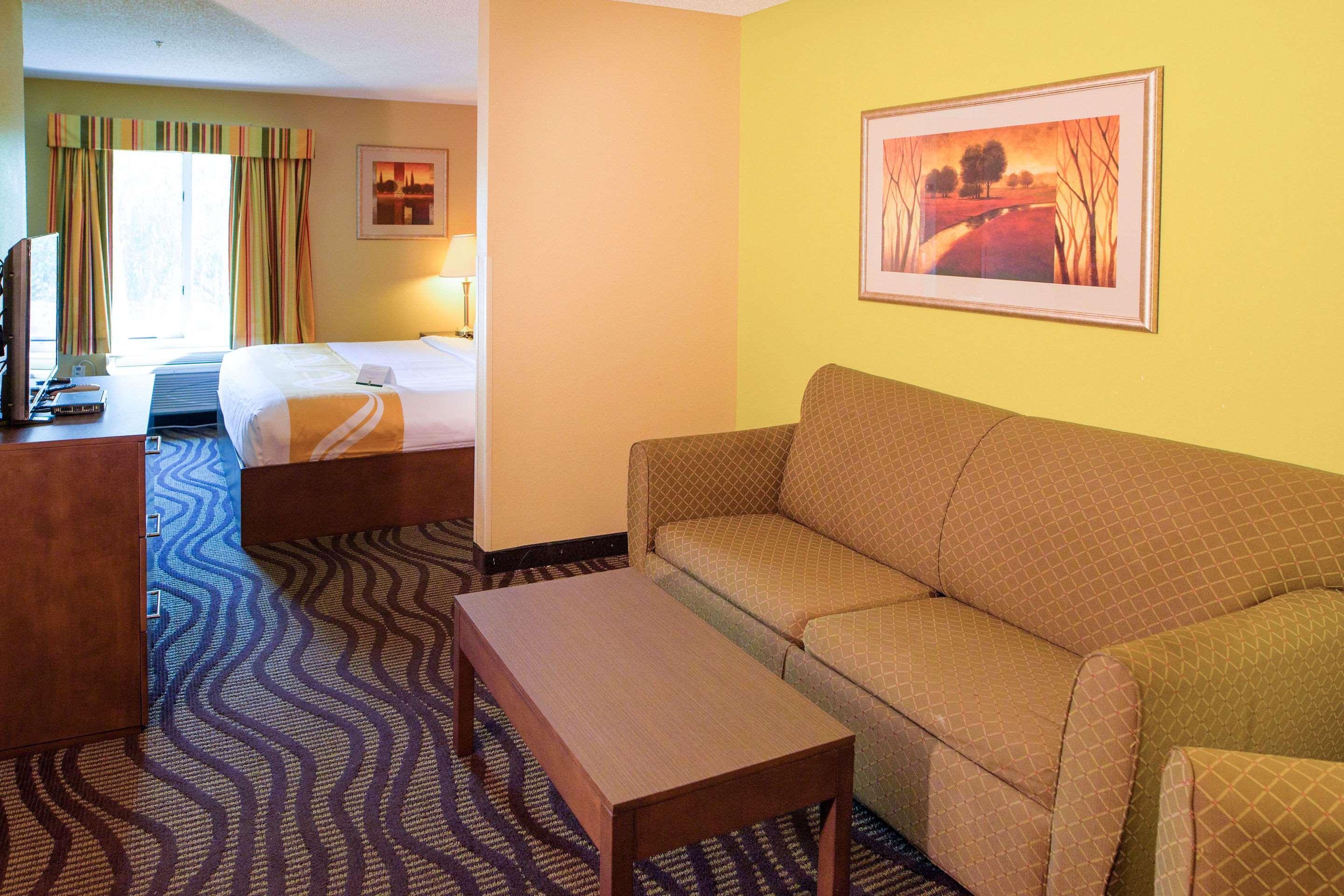 Quality Suites Memphis/ Wolfchase Galleria 외부 사진